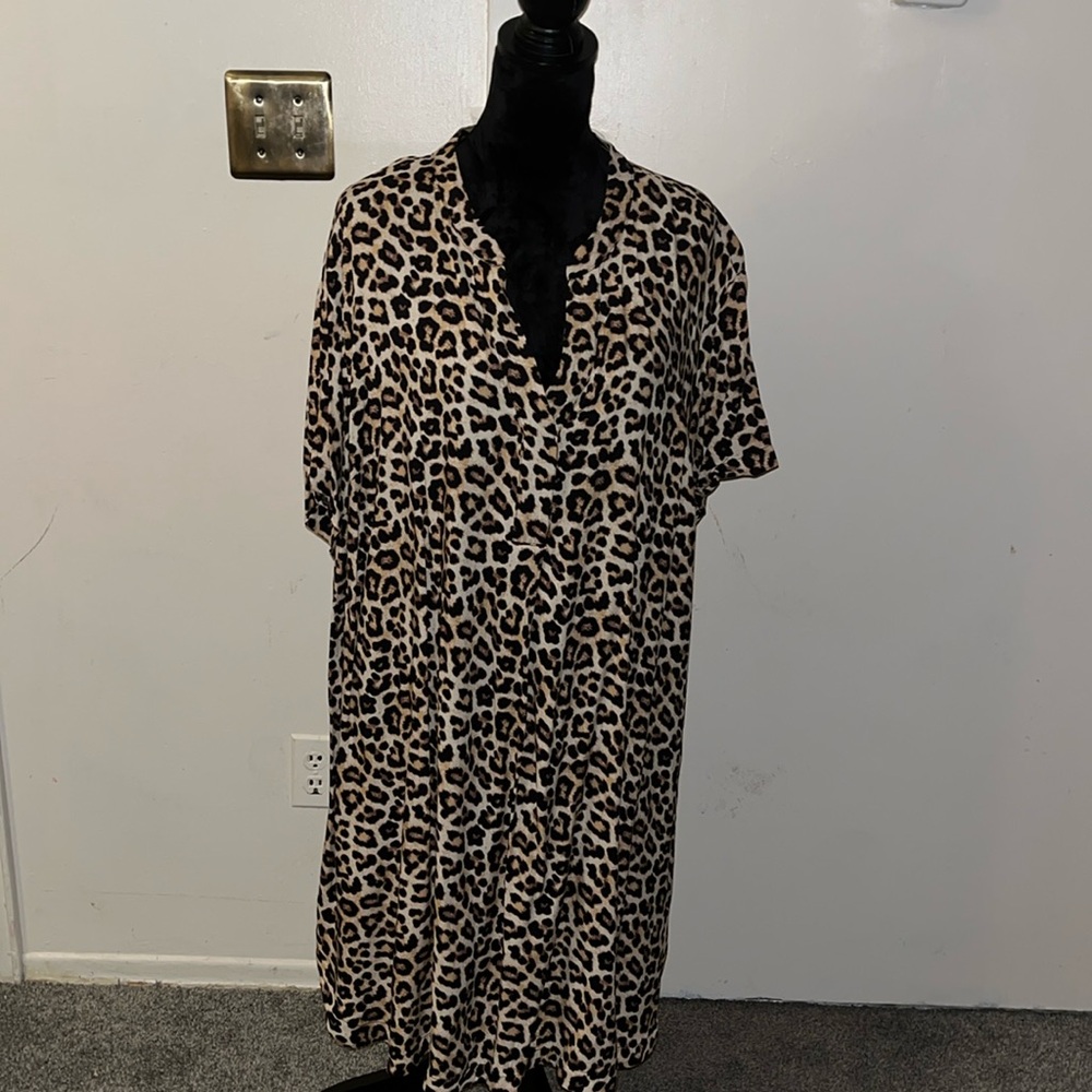 XL pullover Leopard print shirt dress.